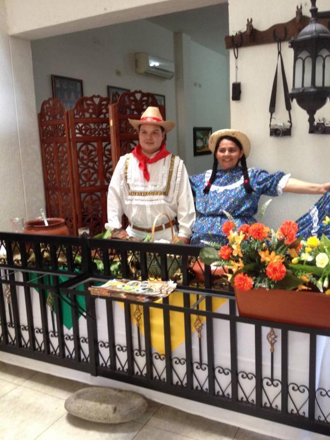 Hotel Casa Pablo Неива Екстериор снимка